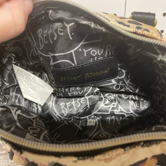 BETSEY JOHNSON LEOPARD MINI BARREL BAG WITH LONG SHOULDER STRAP - Picture 5 of 5